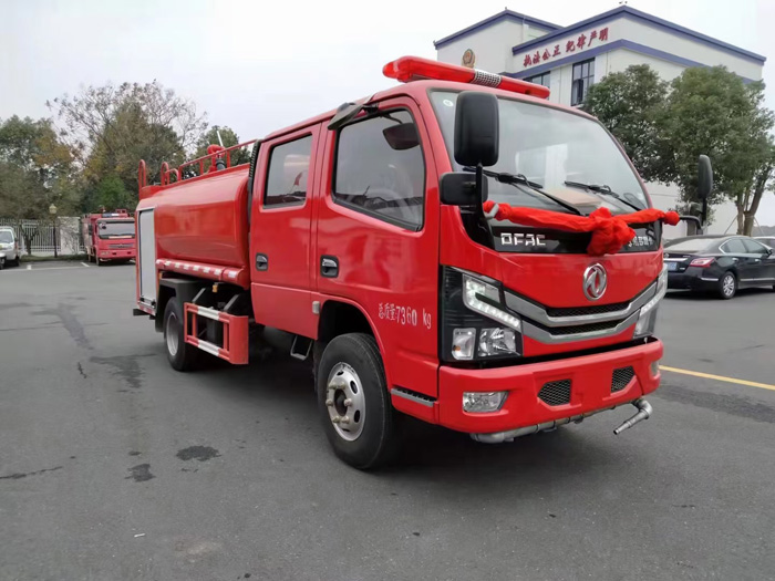 物業工廠小區消防灑水車1.5-3.5噸水罐消防車現車推薦!